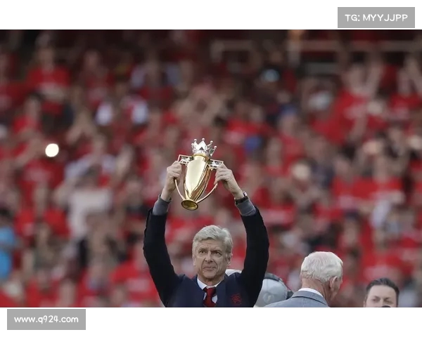 重情重义皮奥埃斯波西托重返斯佩齐亚主场与球迷告别之际