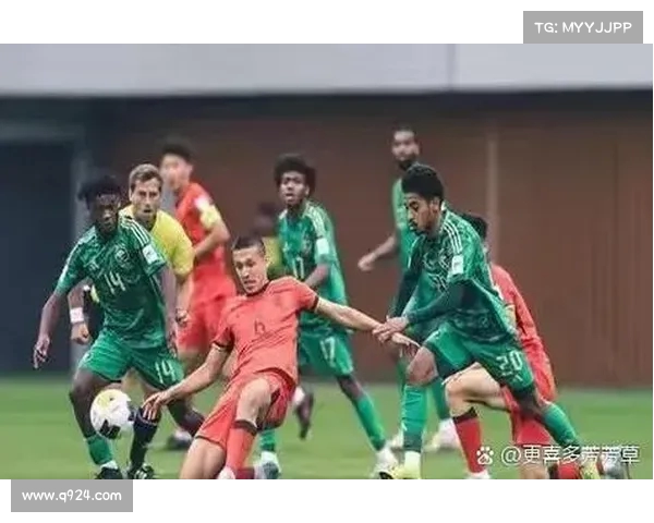 蒯纪闻社媒庆祝首次进入中超比赛名单 王钰栋留言等你了亲爱的